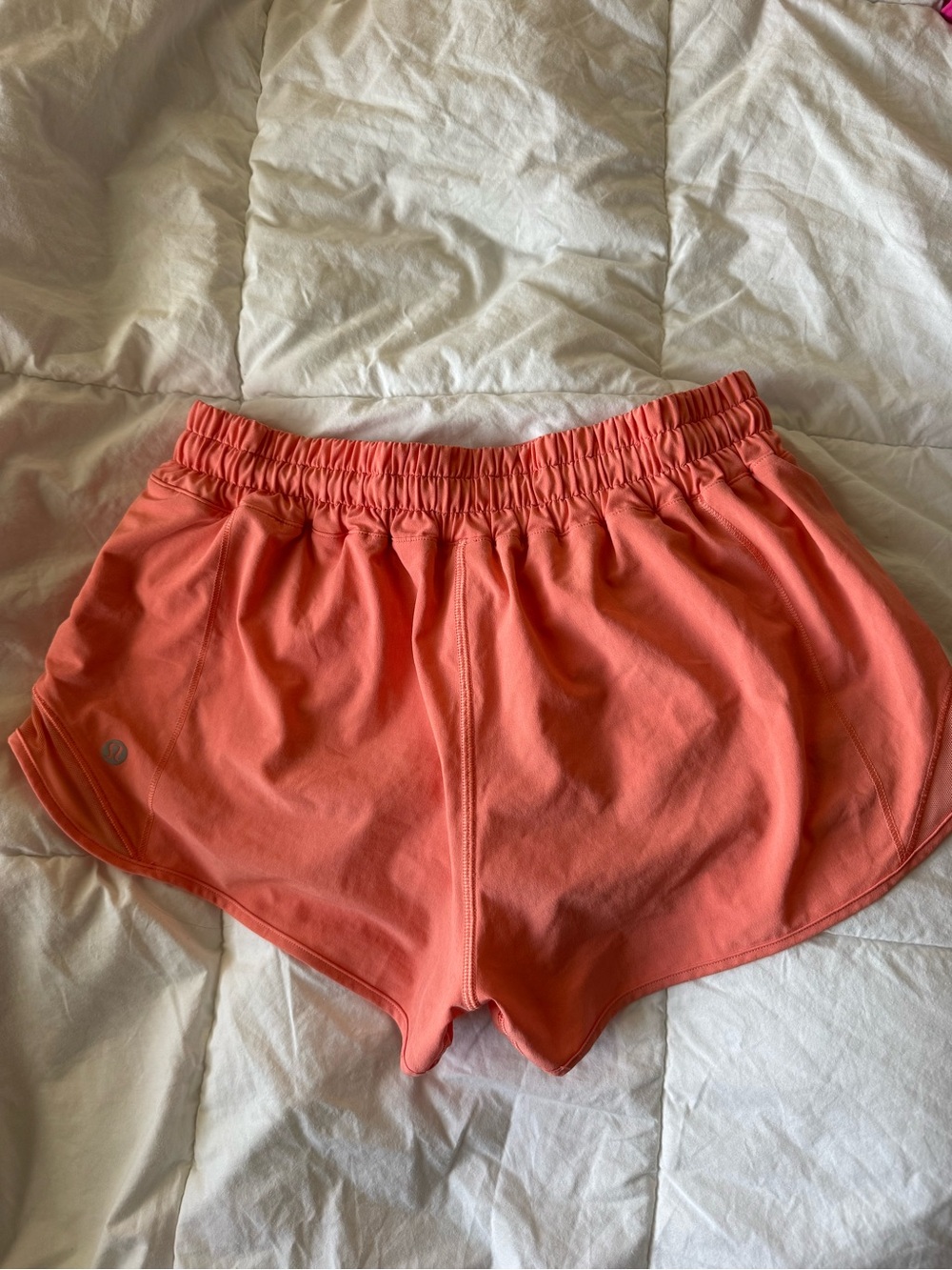 Lululemon hotty hot low rise shorts size 6